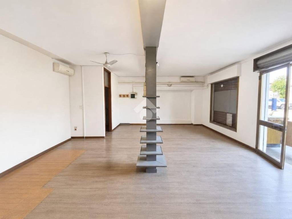 locale commerciale in affitto a Villorba