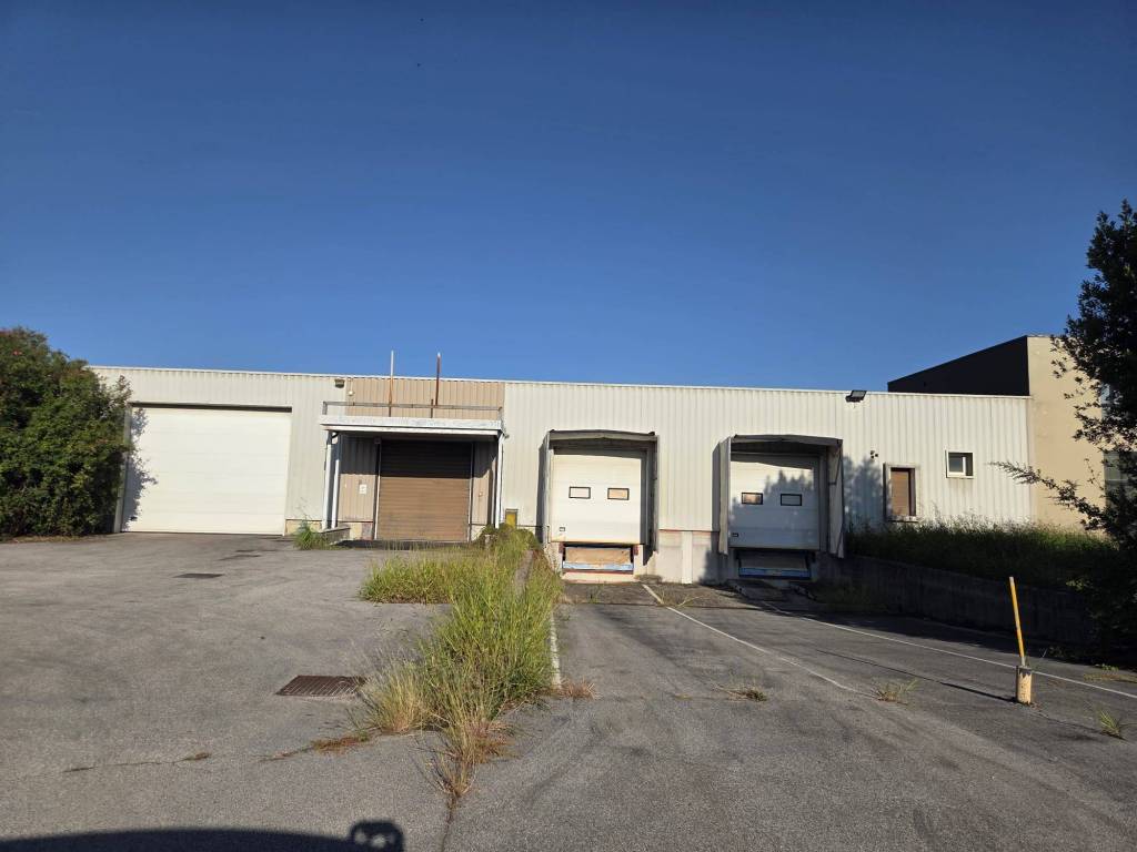 locale commerciale in affitto a Villorba in zona Fontane