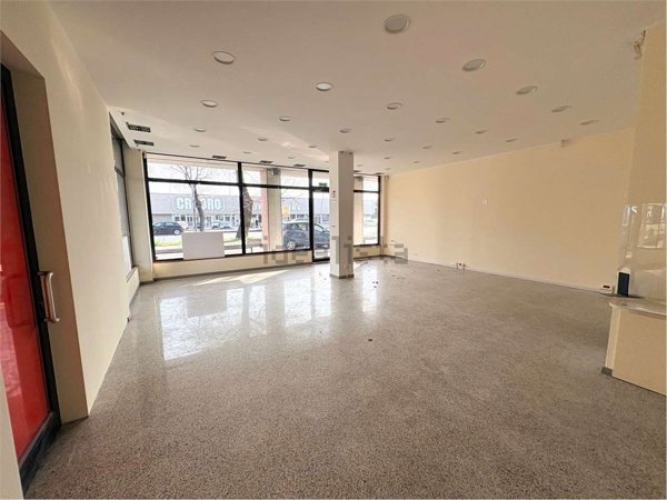 negozio in affitto a Vittorio Veneto