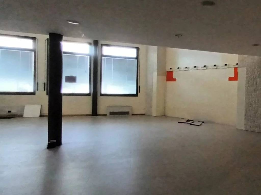 negozio in affitto a Vittorio Veneto