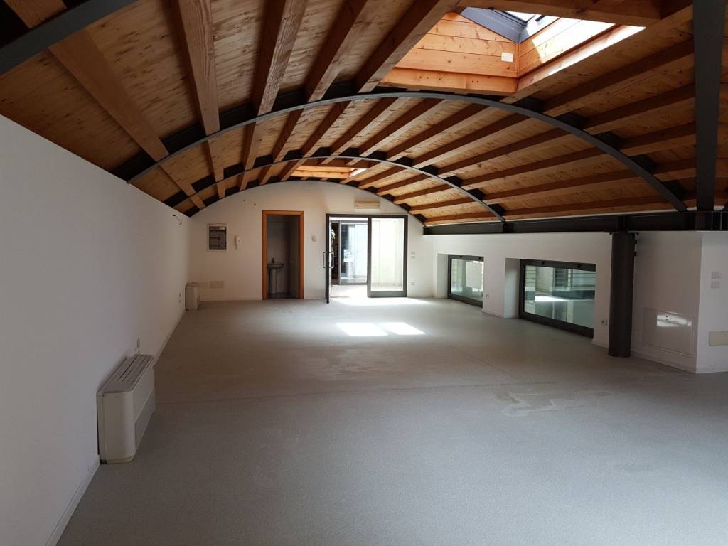 negozio in affitto a Vittorio Veneto