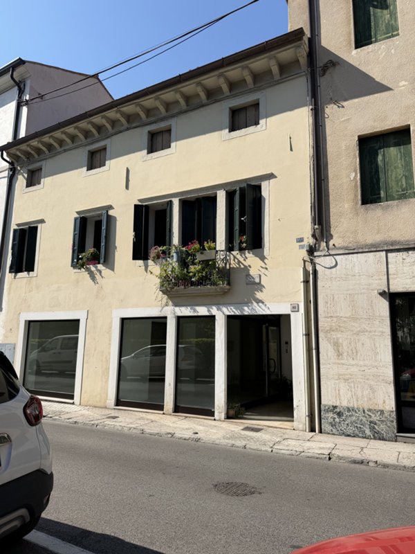 negozio in affitto a Vittorio Veneto
