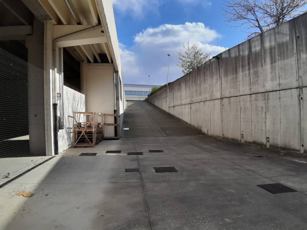 locale commerciale in affitto a Volpago del Montello