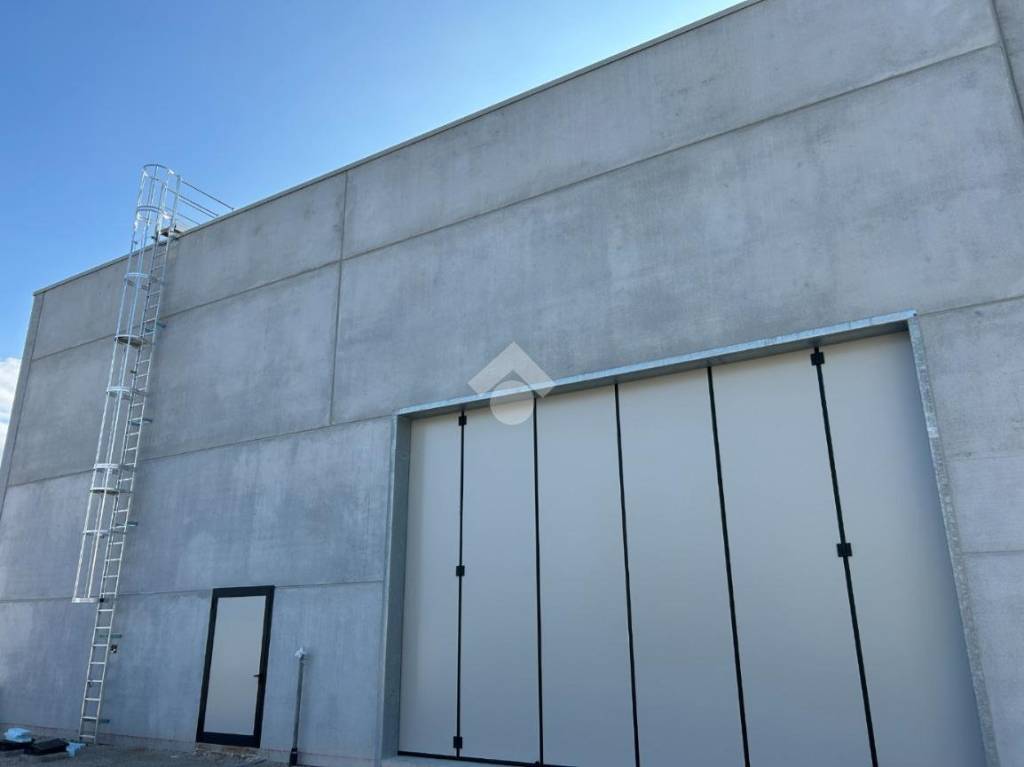 locale commerciale in affitto a Volpago del Montello in zona Selva del Montello