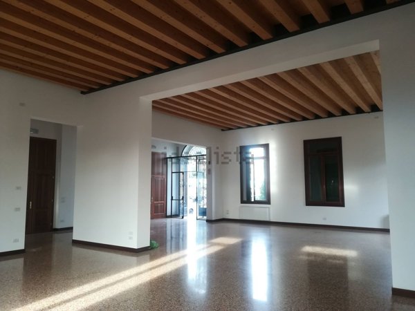 ufficio in affitto a Volpago del Montello
