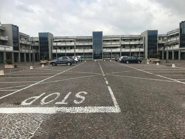 negozio in affitto a Campagna Lupia