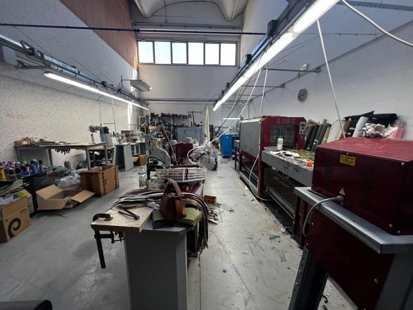 locale di sgombero in affitto a Campagna Lupia