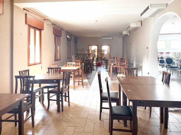 locale commerciale in affitto a Camponogara