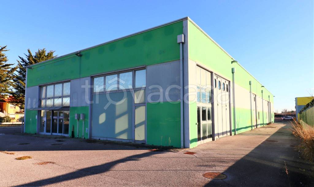 locale commerciale in affitto a Caorle