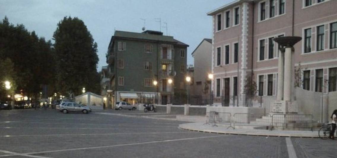 negozio in affitto a Chioggia in zona Sottomarina