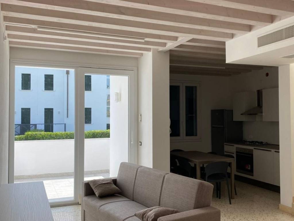 casa indipendente in affitto a Chioggia in zona Sottomarina
