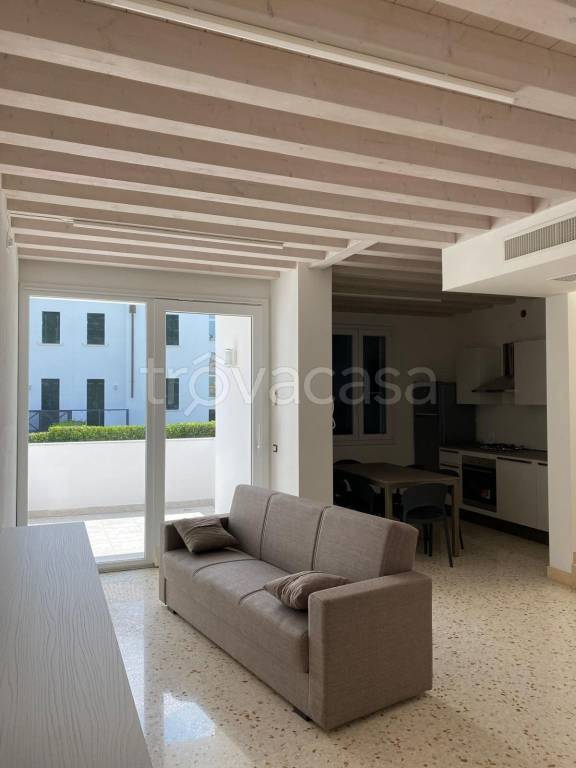 casa indipendente in affitto a Chioggia in zona Sottomarina