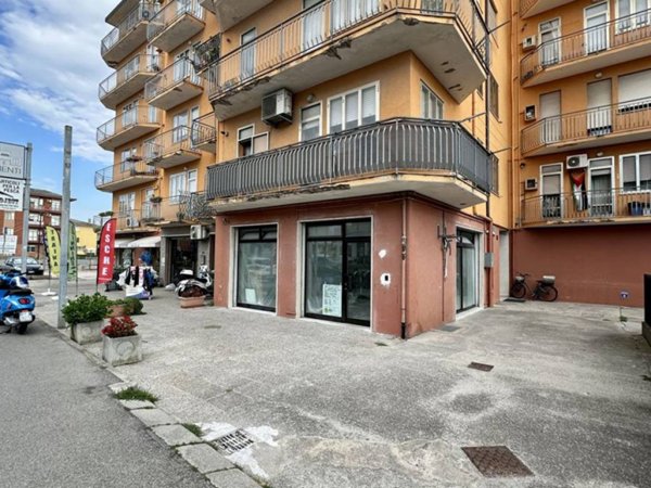 negozio in affitto a Chioggia in zona Brondolo