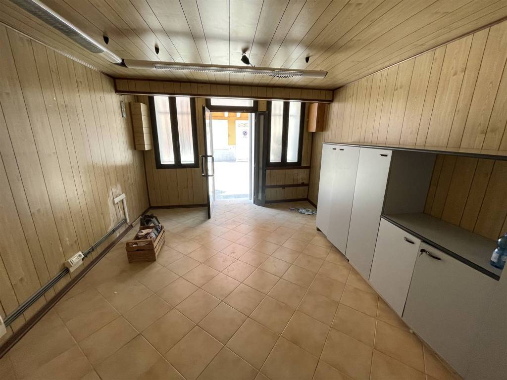 locale commerciale in affitto a Chioggia