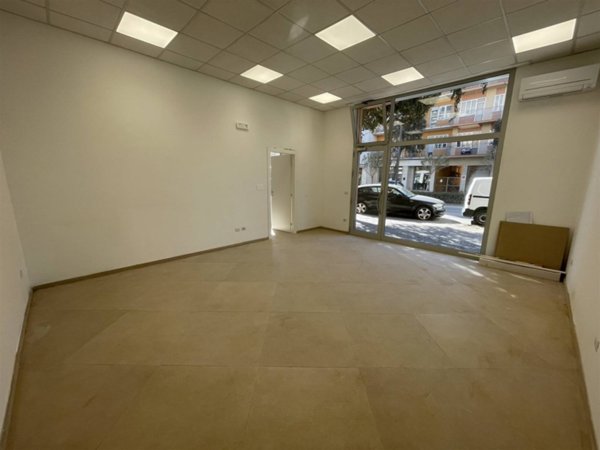 negozio in affitto a Chioggia in zona Sottomarina