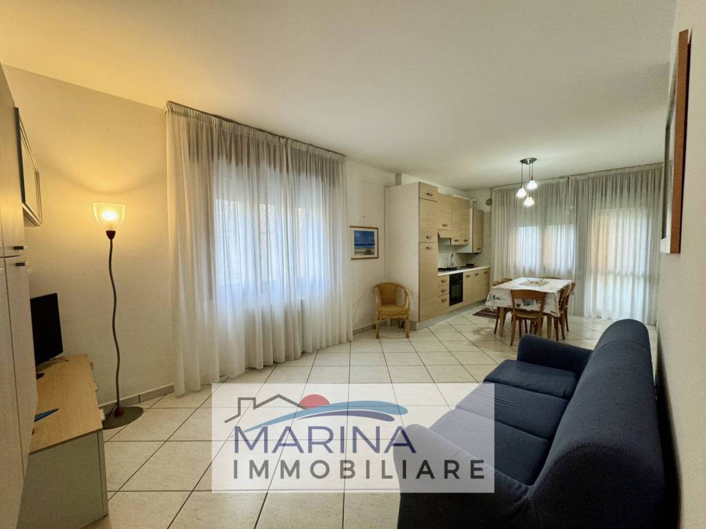 negozio in affitto a Chioggia in zona Sottomarina