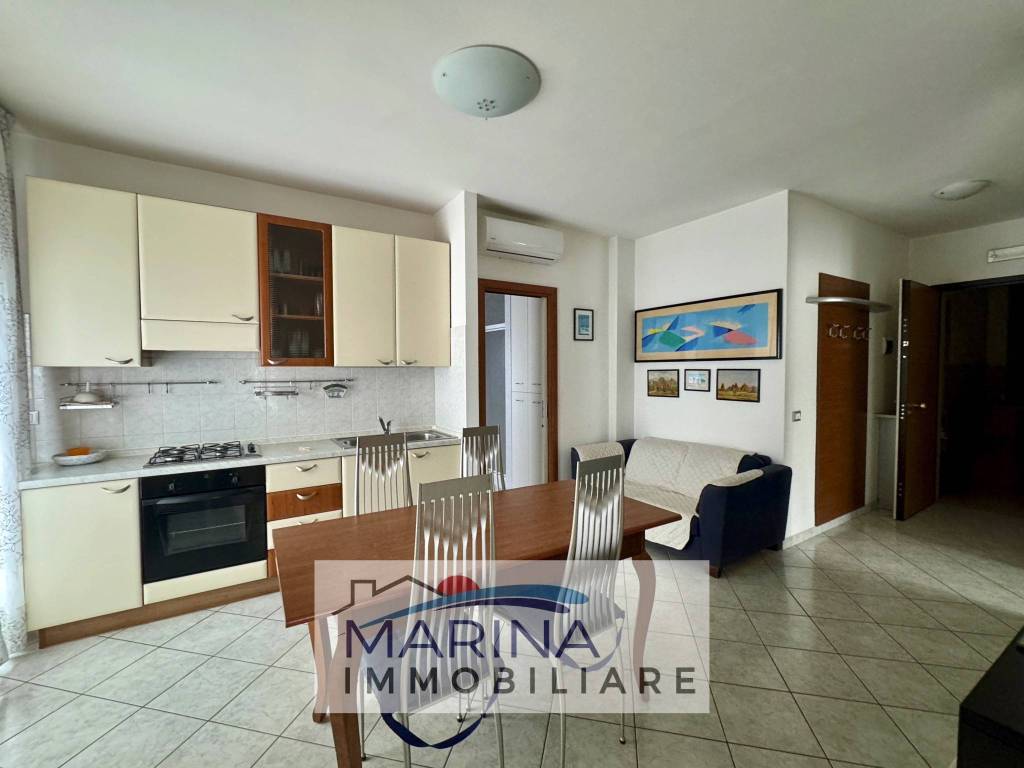 negozio in affitto a Chioggia in zona Sottomarina