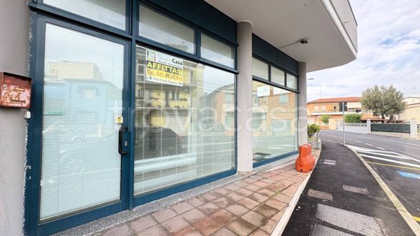 negozio in affitto a Chioggia in zona Sottomarina