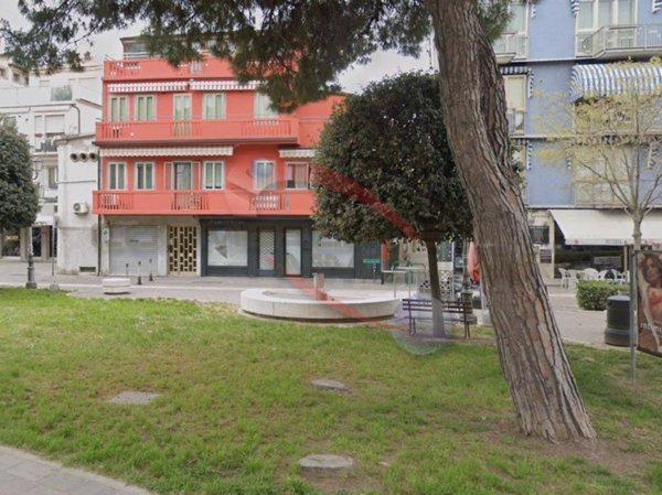 negozio in affitto a Chioggia in zona Sottomarina