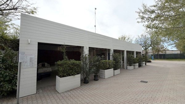 locale commerciale in affitto a Chioggia in zona Sottomarina