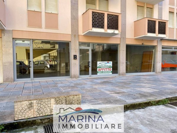 negozio in affitto a Chioggia in zona Sottomarina