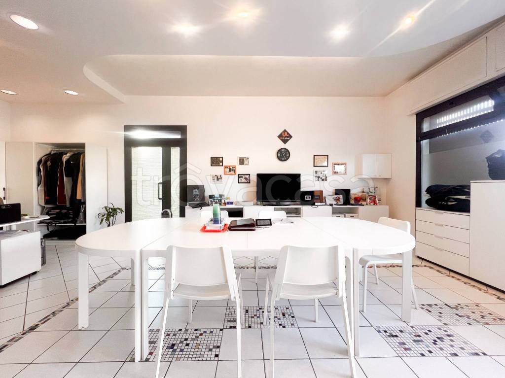 negozio in affitto a Dolo