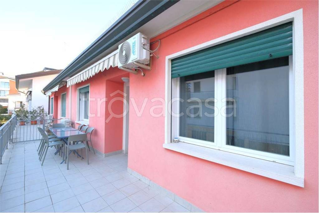 appartamento in affitto a Jesolo in zona Lido