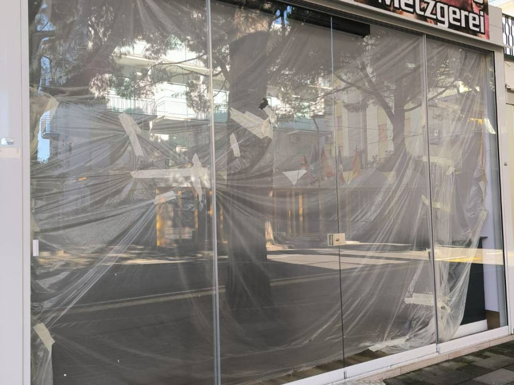 negozio in affitto a Jesolo in zona Lido