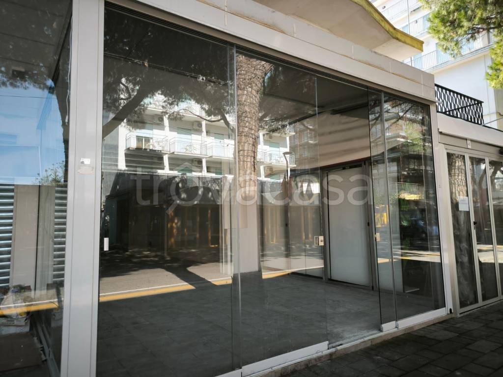 negozio in affitto a Jesolo in zona Lido