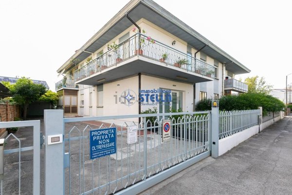 appartamento in affitto a Jesolo in zona Lido