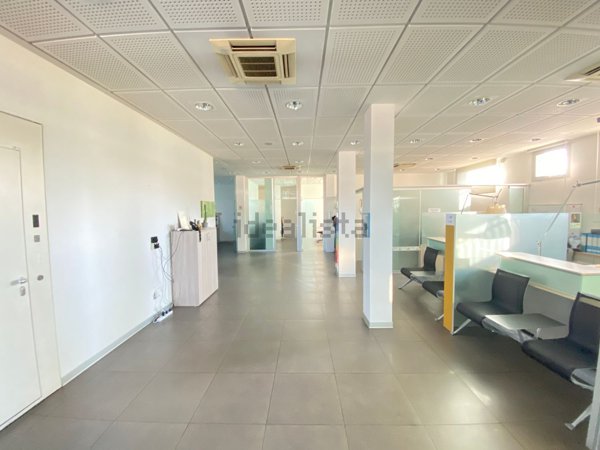locale commerciale in affitto a Martellago