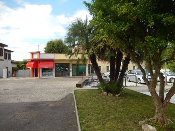 negozio in affitto a Martellago in zona Maerne