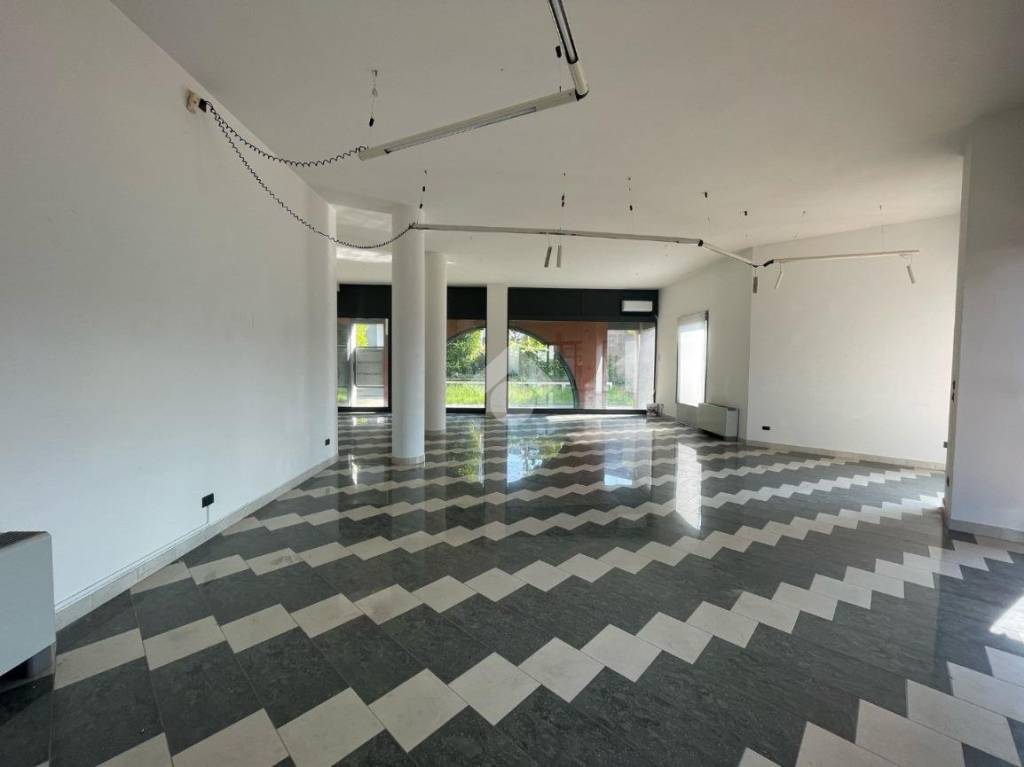 negozio in affitto a Martellago