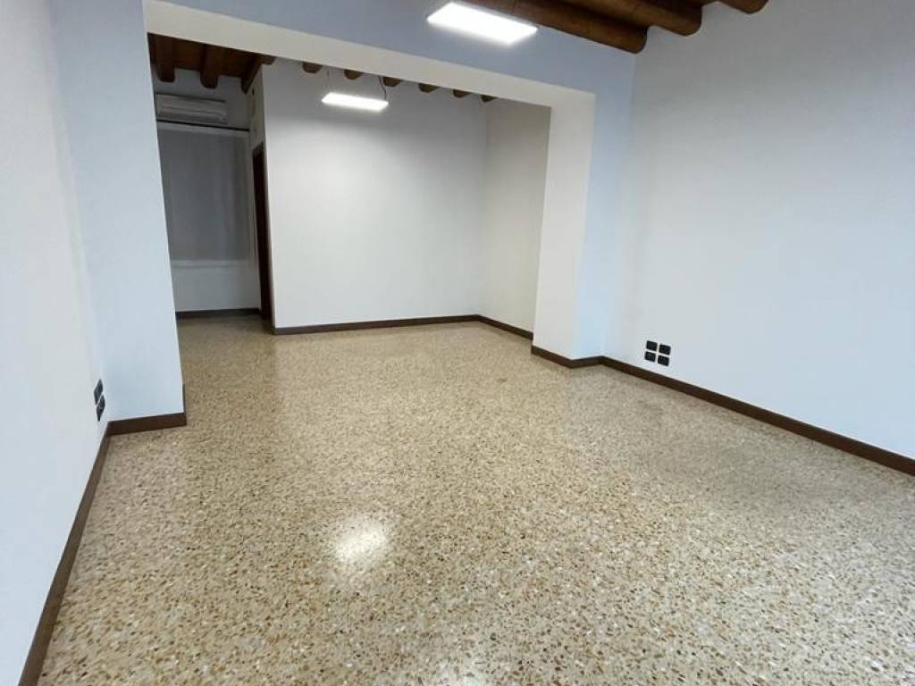 negozio in affitto a Meolo