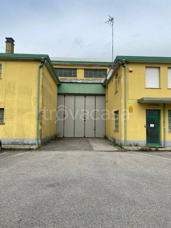 locale commerciale in affitto a Mira