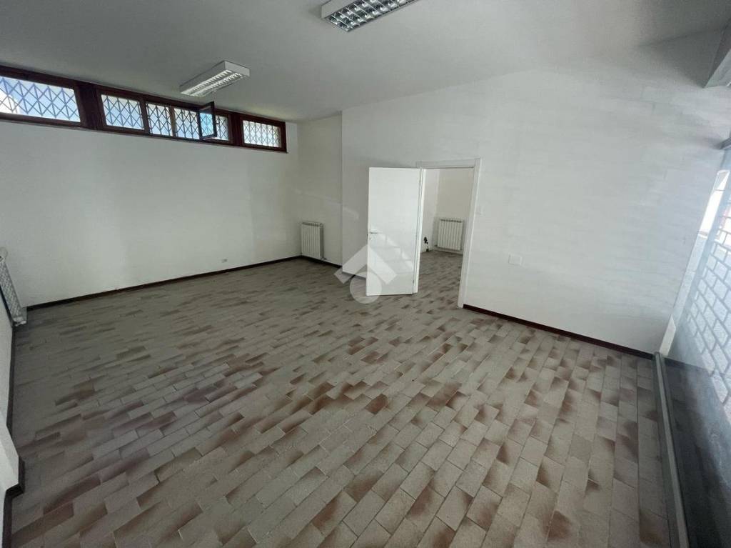 locale commerciale in affitto a Mirano