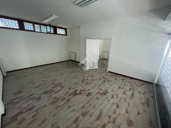 locale commerciale in affitto a Mirano