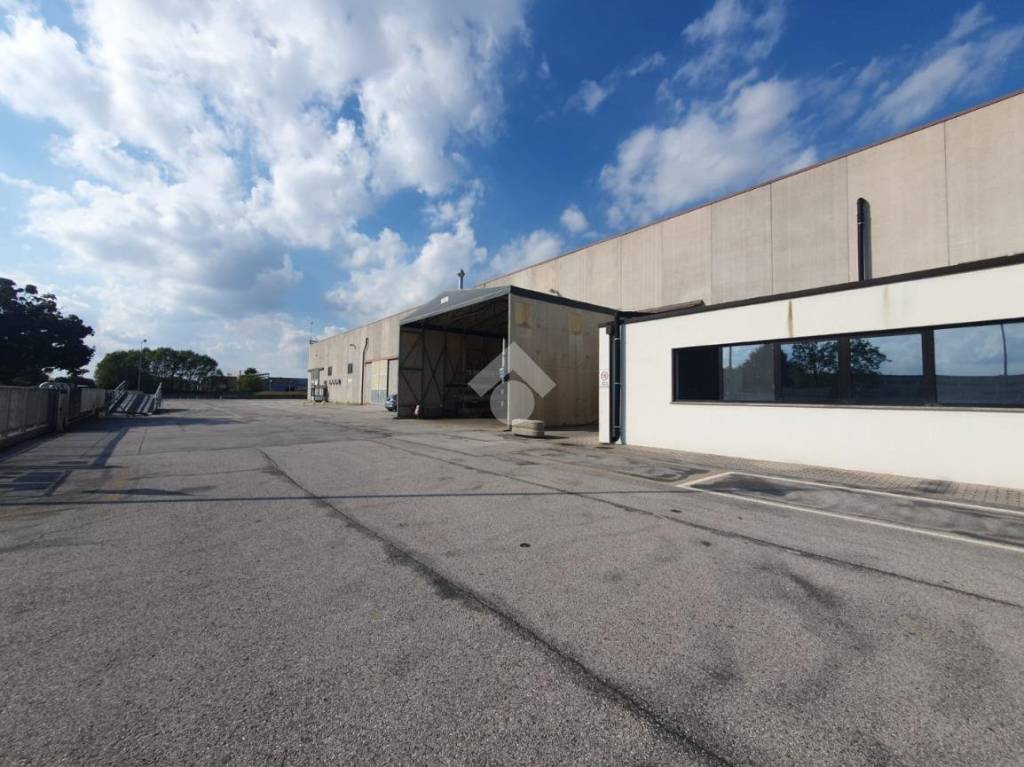 capannone in affitto a Mirano in zona Ballò