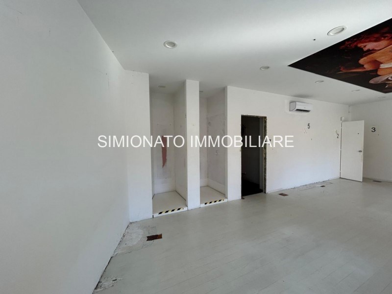 negozio in affitto a Mirano