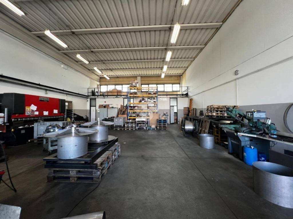 locale commerciale in affitto a Mirano in zona Zianigo