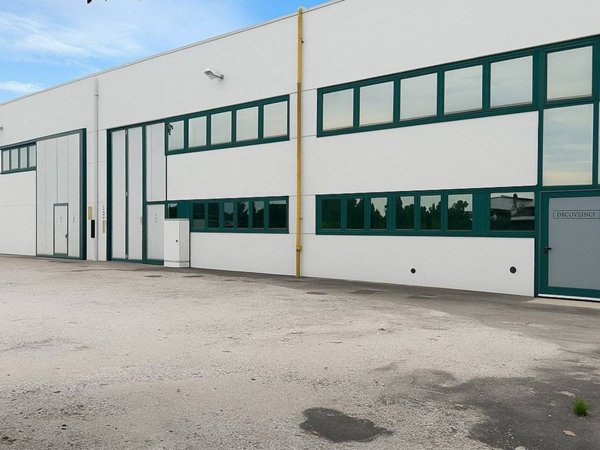 locale commerciale in affitto a Musile di Piave