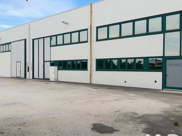 locale commerciale in affitto a Musile di Piave