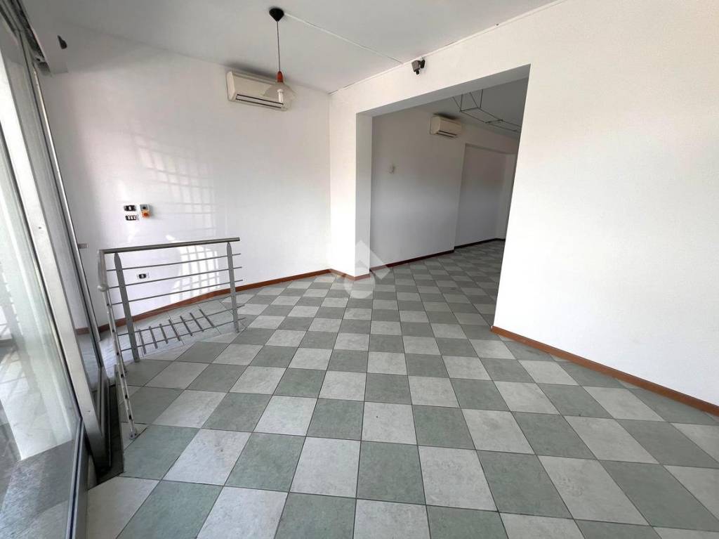 negozio in affitto a Noale
