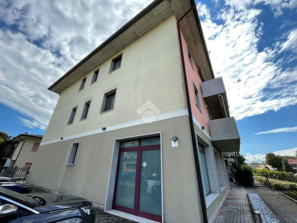 locale commerciale in affitto a Noale