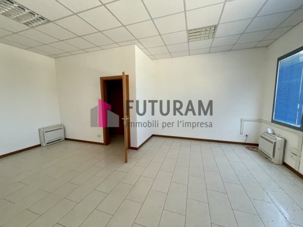 ufficio in affitto a Pianiga in zona Mellaredo