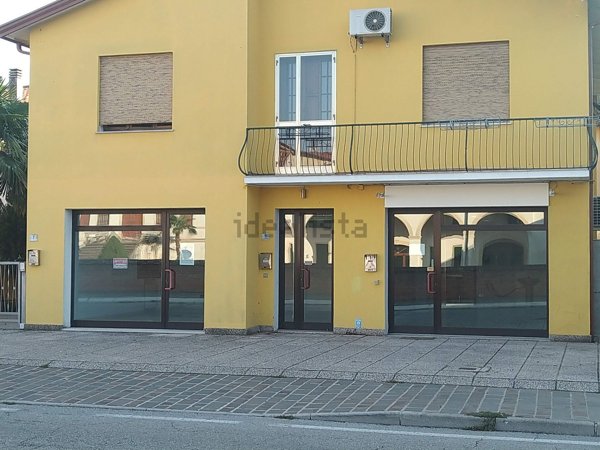 negozio in affitto a Pianiga in zona Mellaredo