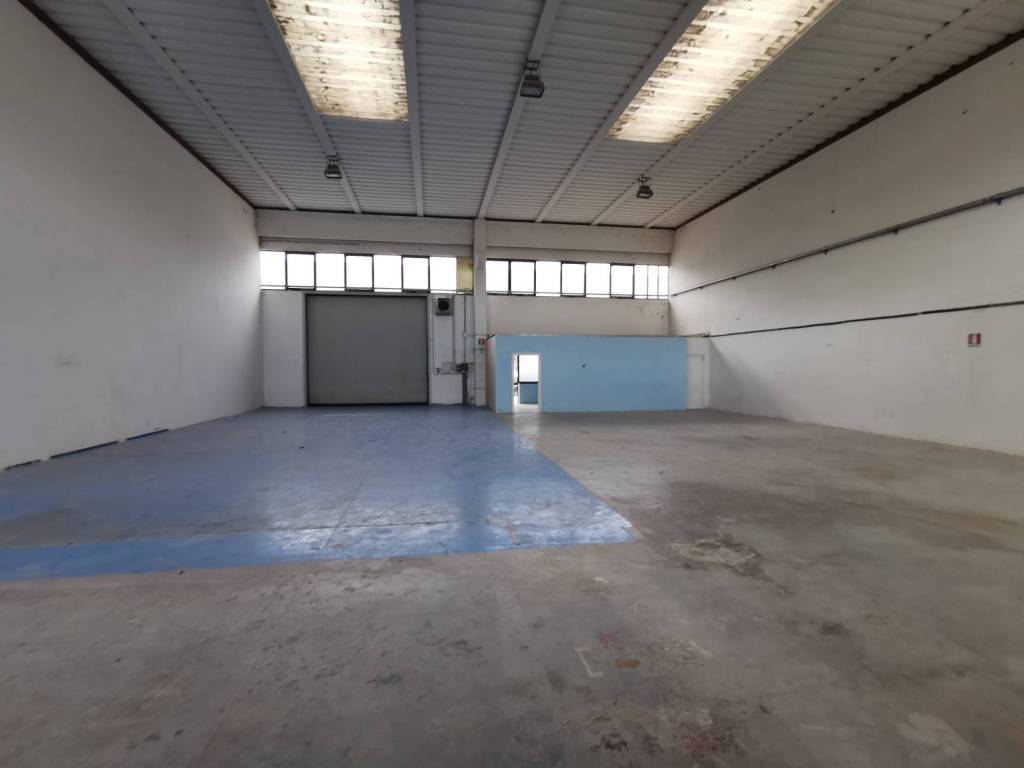 locale commerciale in affitto a Quarto d'Altino in zona Le Crete