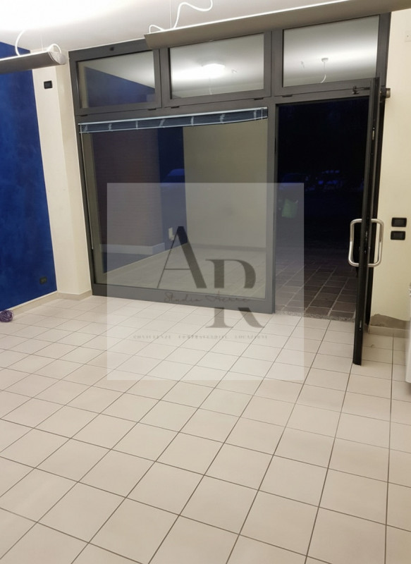 negozio in affitto a Salzano