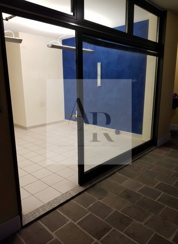 negozio in affitto a Salzano