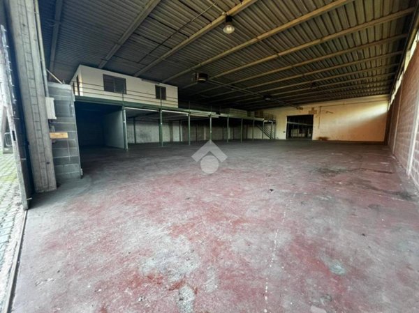 locale commerciale in affitto a Salzano